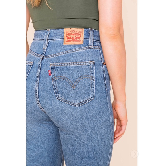 Levi's® High Waist Straight Mom Jeans Size 26 - Picture 3 of 12